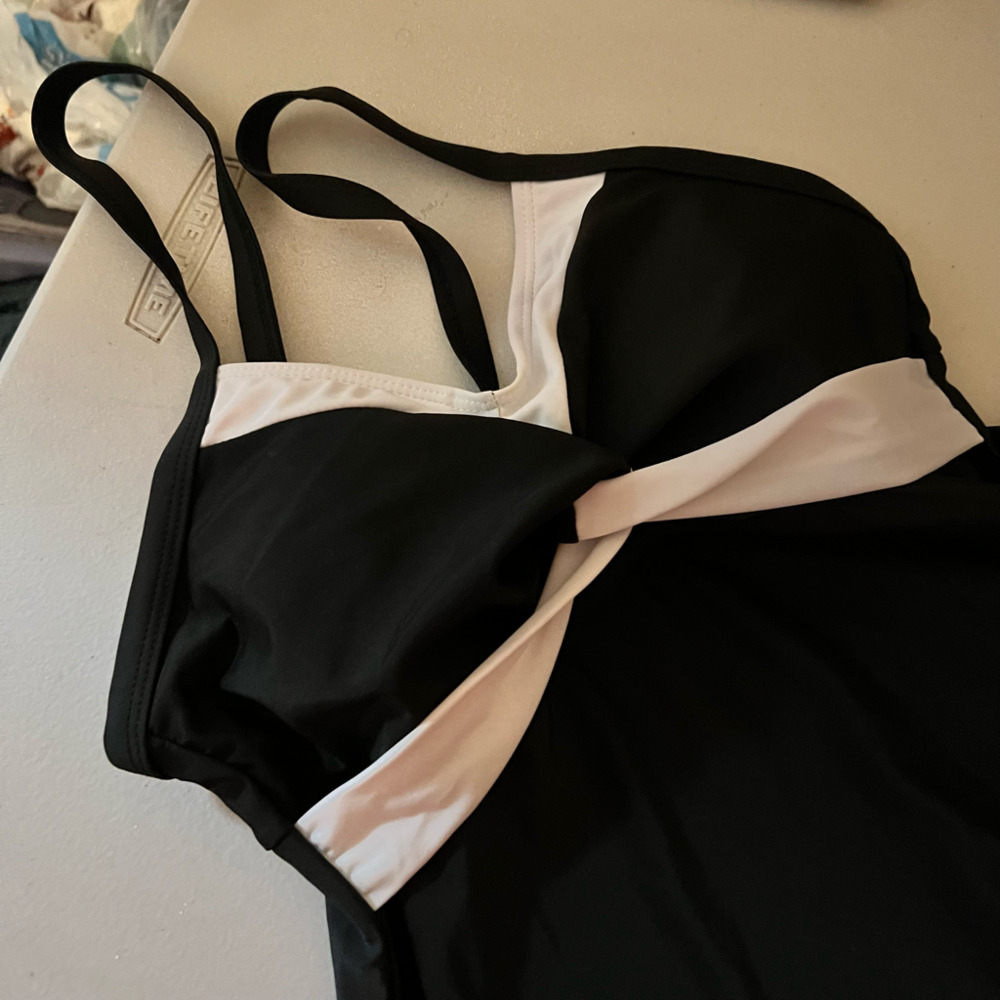 Cute black and white tankini​
